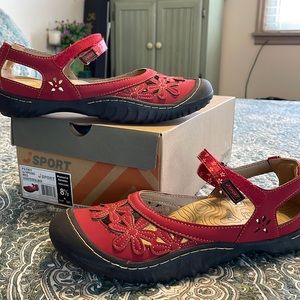 Jambu sport red shoes, size 8 1/2 New in Box